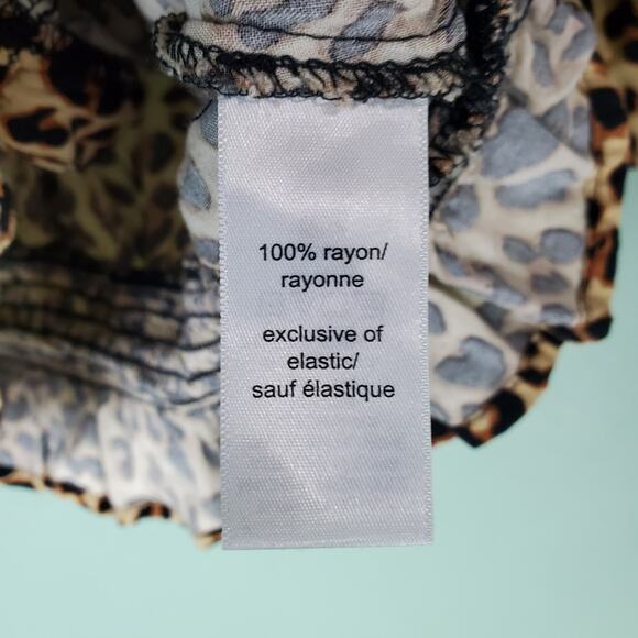 Maurices Womens Lightweight Button Front Leopard Print Smocked SS Top Size XL - Picture 4 of 5